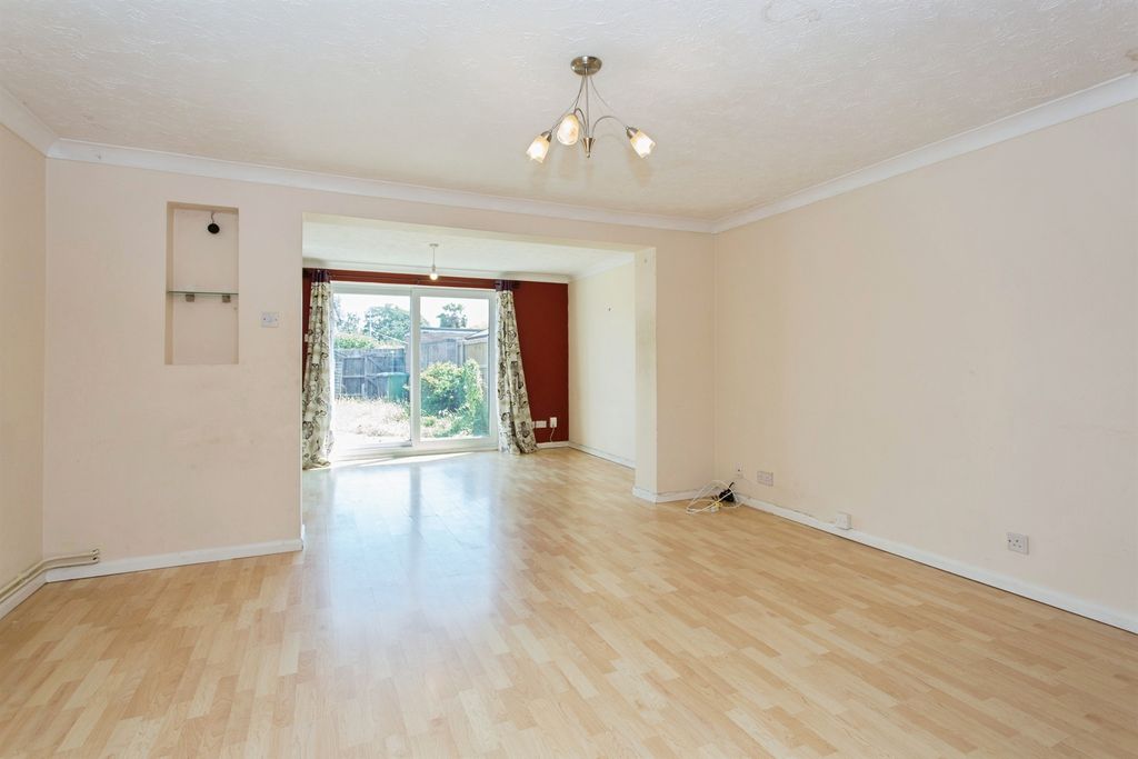 Property photo 3 of 11