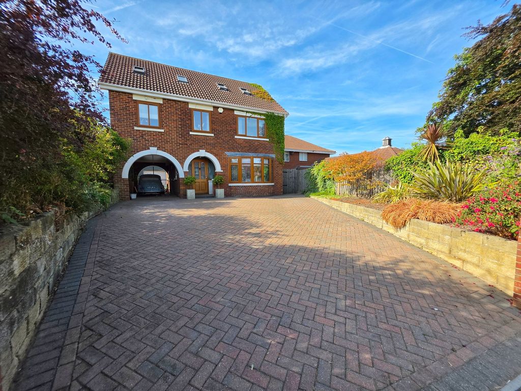 Property photo 1 of 29