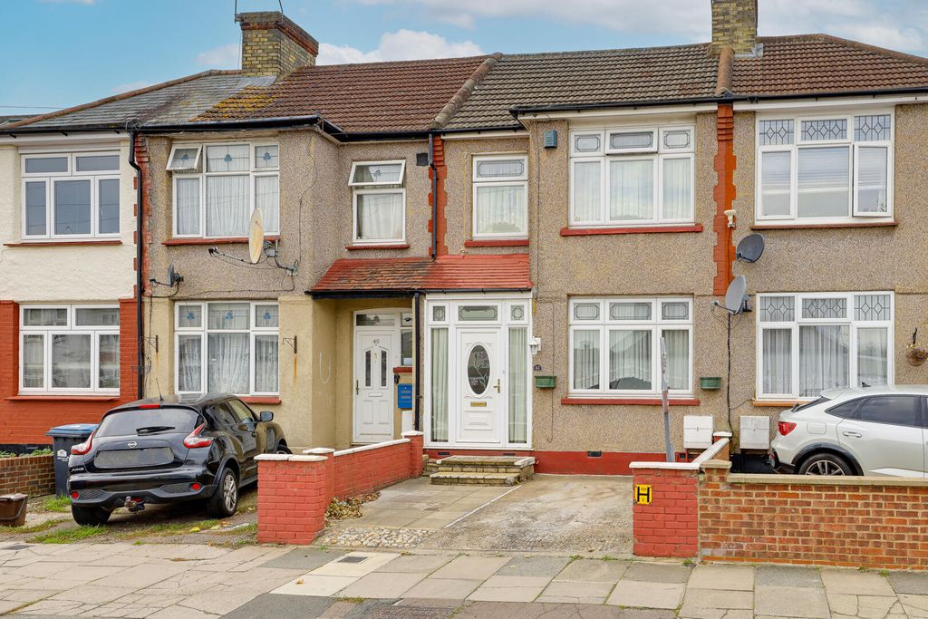 Property photo 2 of 22 Front (Exterior)