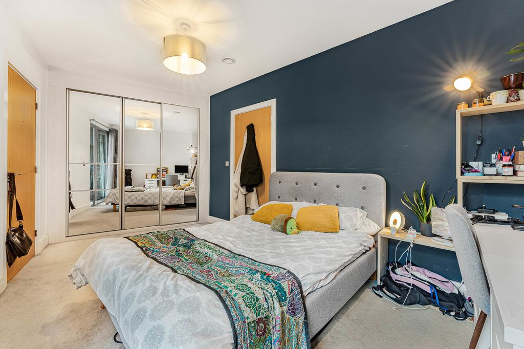 Property photo 3 of 19 Bedroom