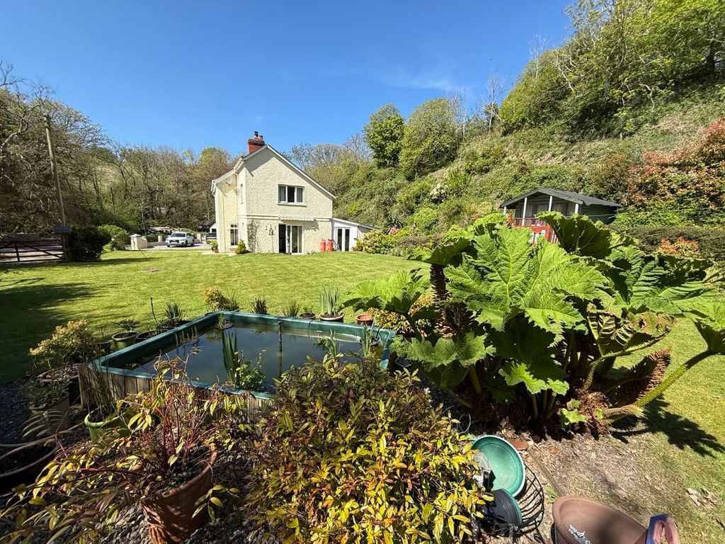 Property photo 3 of 40