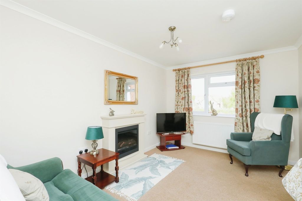 Property photo 2 of 18