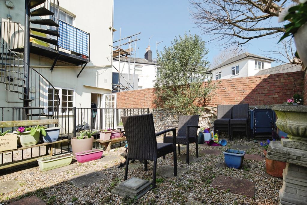 Property photo 2 of 17 Photo