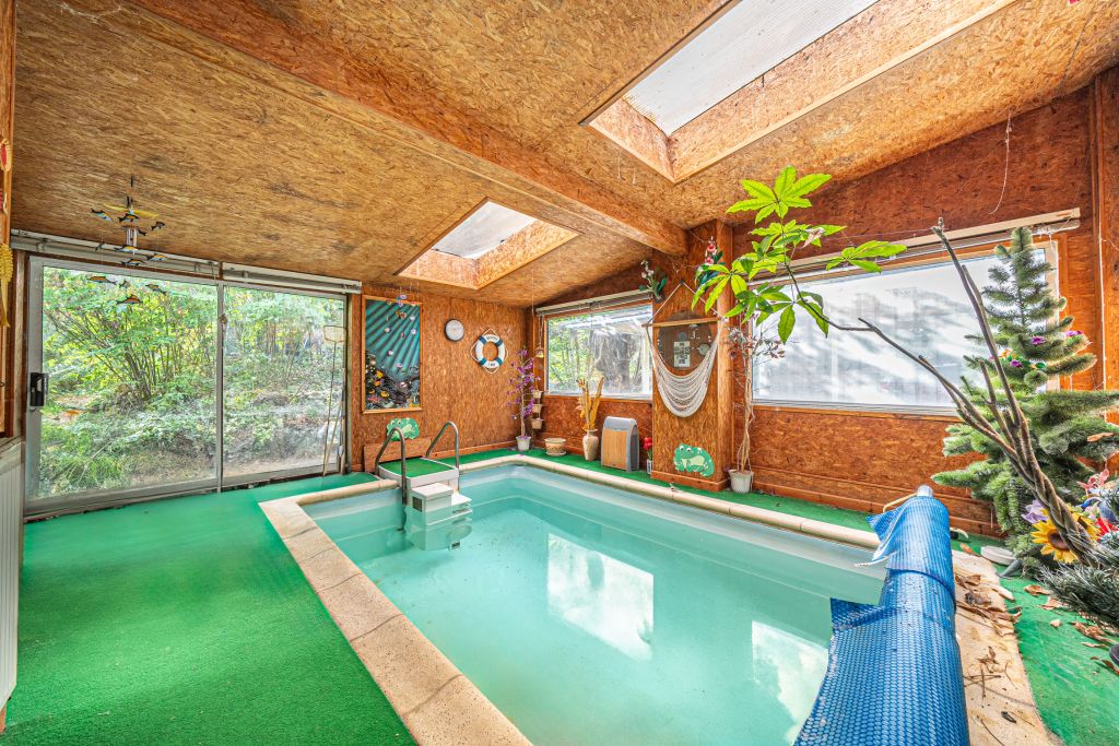 Property photo 3 of 49