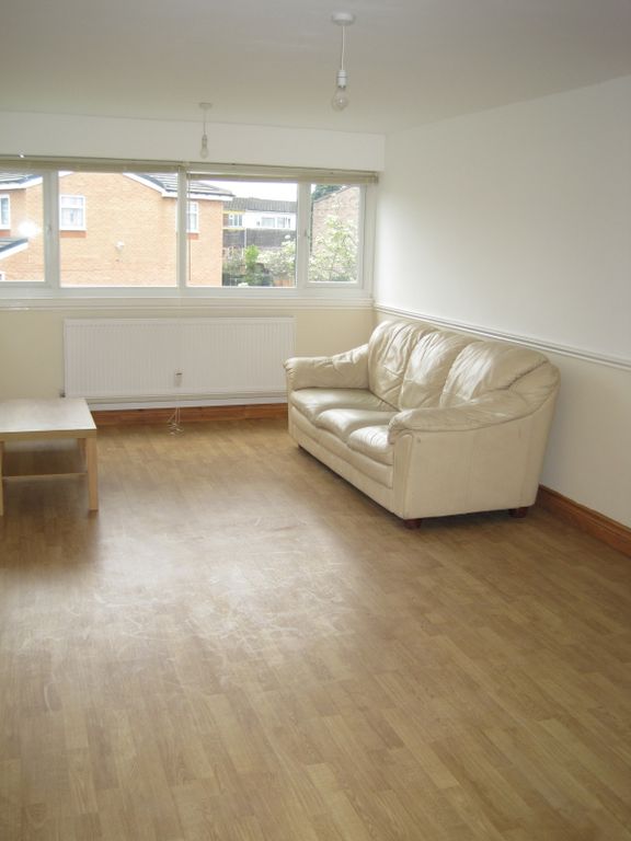 Property photo 1 of 8 2 Bedroom Flat For Rent