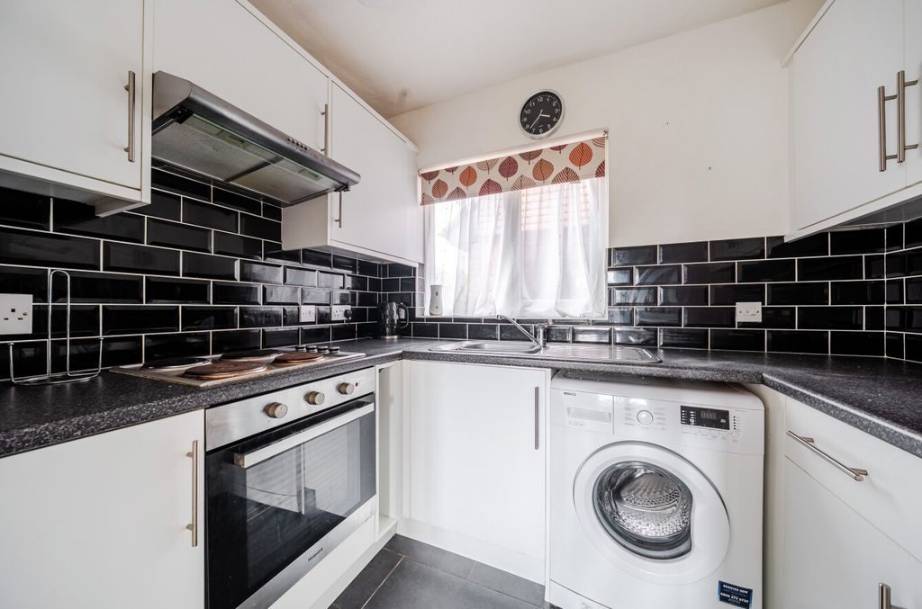 Property photo 2 of 11 1446001-10-69Dfa7...