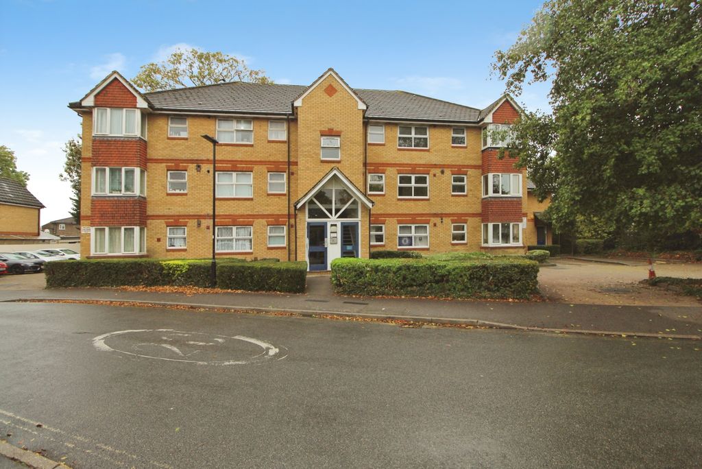 Property photo 1 of 20 Two Bedroom 1st Floor Flat For Sale