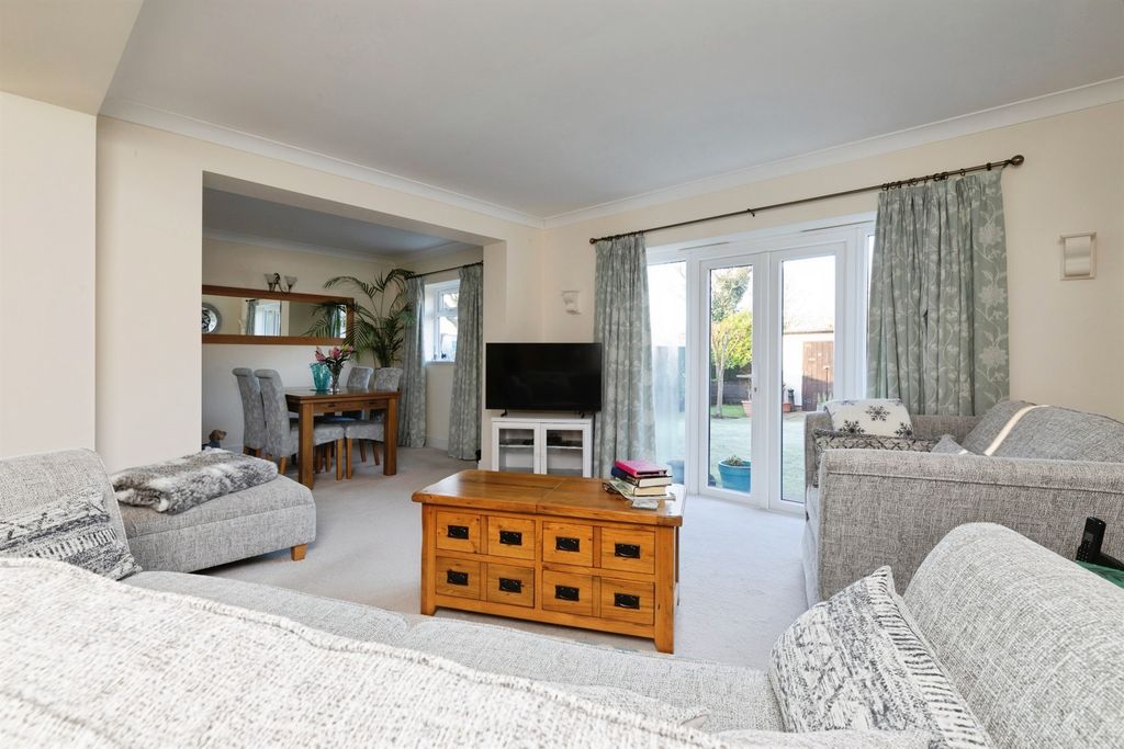 Property photo 2 of 20