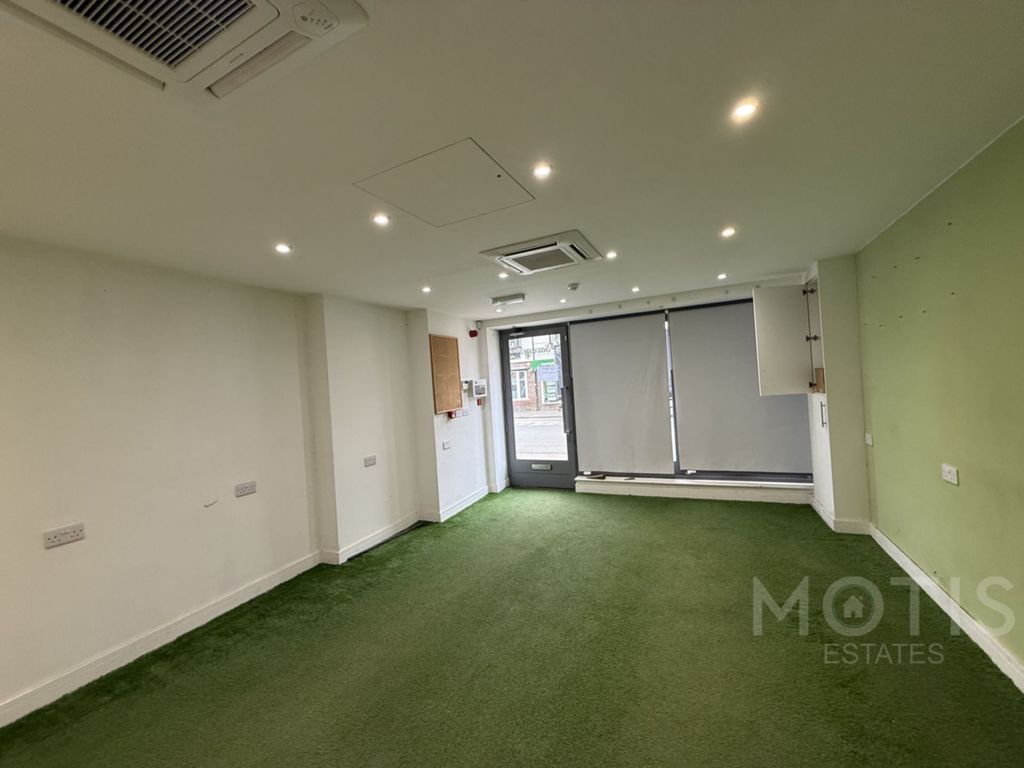 Property photo 2 of 6 Photo 4