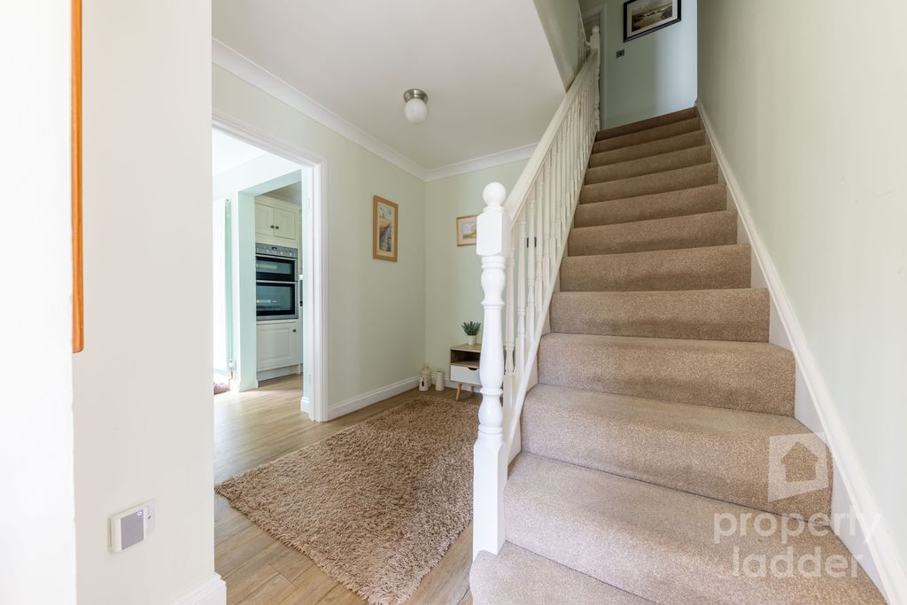 Property photo 3 of 26 Pl-5