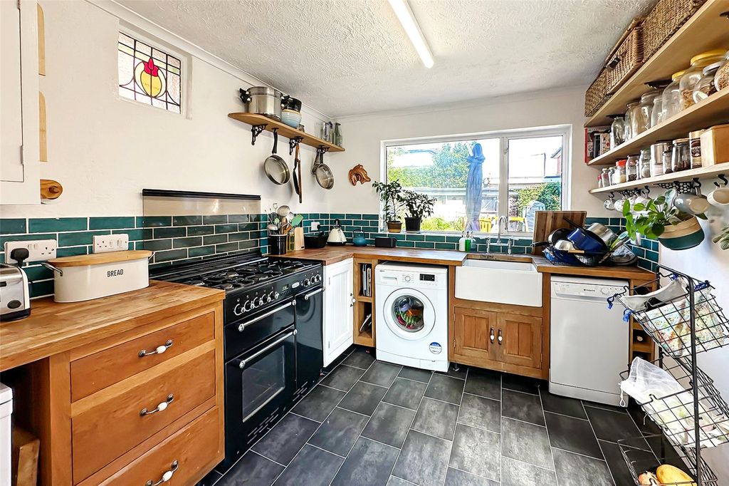 Property photo 2 of 20 Picture No. 14