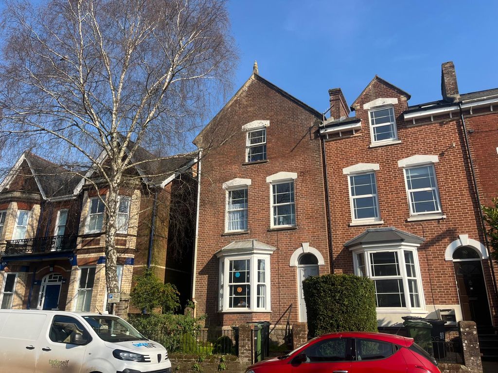 Property photo 1 of 16 Whatsapp Image 2026-03-20 At 15.33.37 (1)