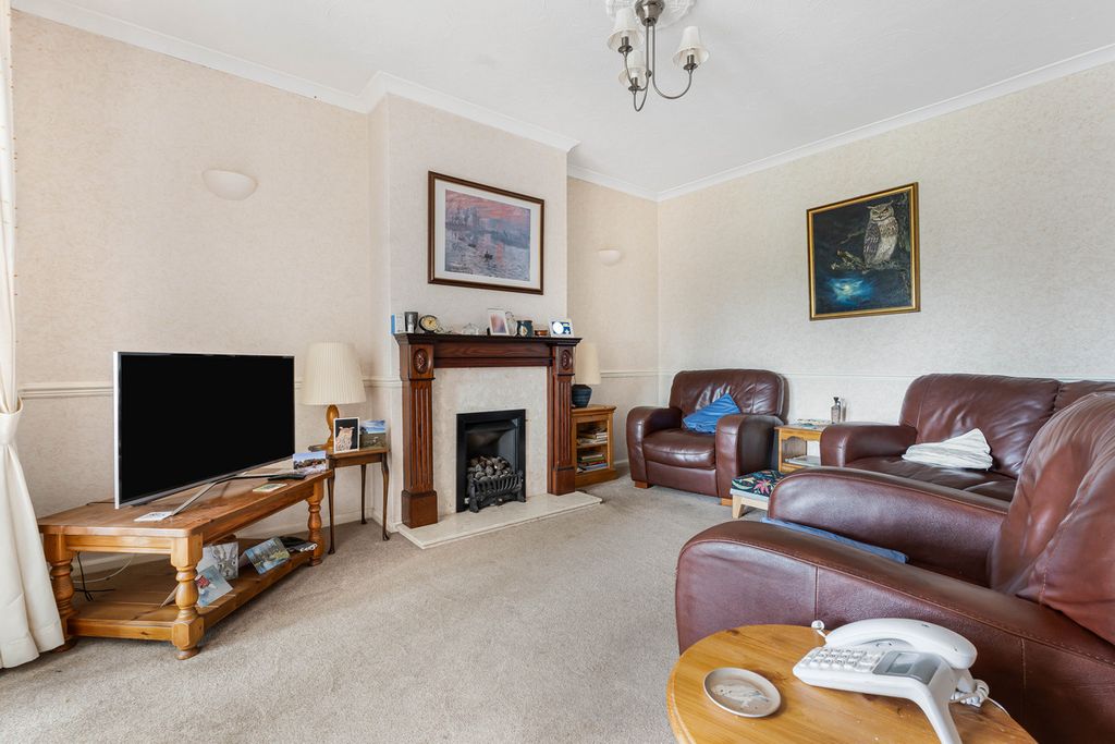 Property photo 3 of 12