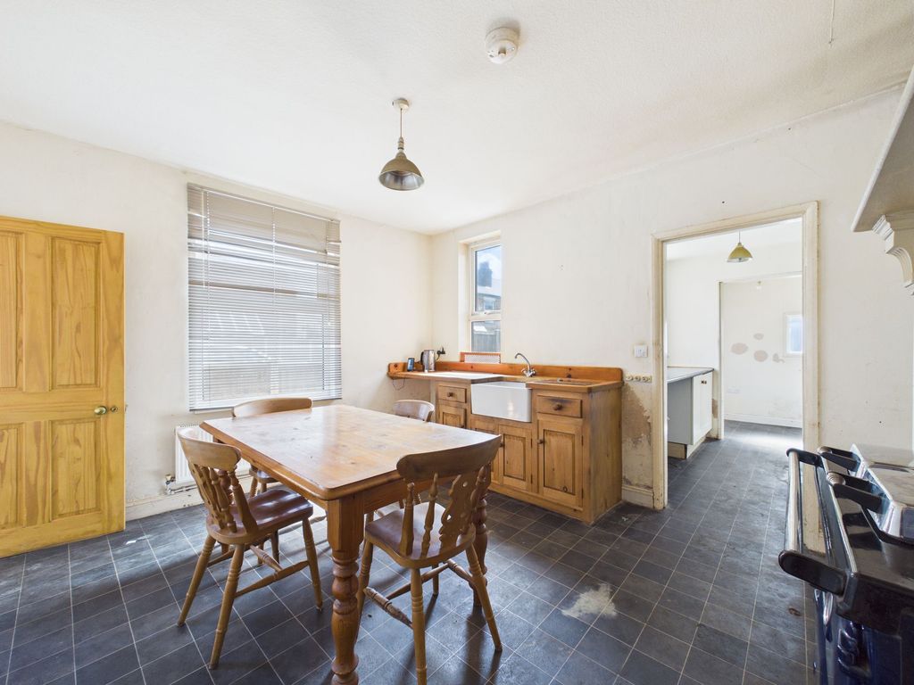 Property photo 2 of 14 Dining Kitchen