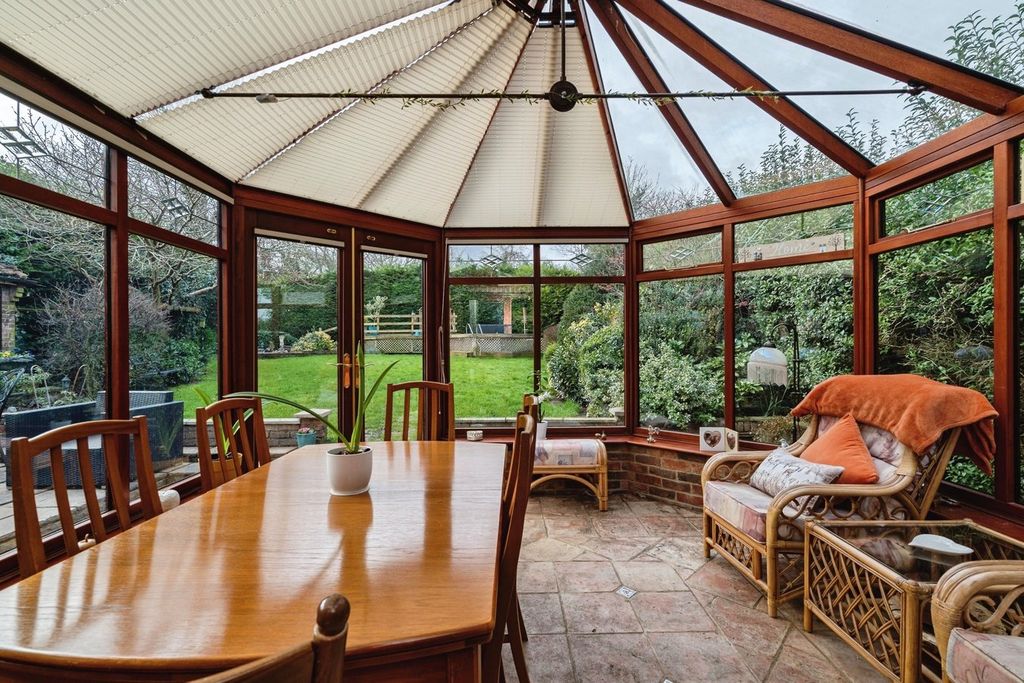 Property photo 3 of 25