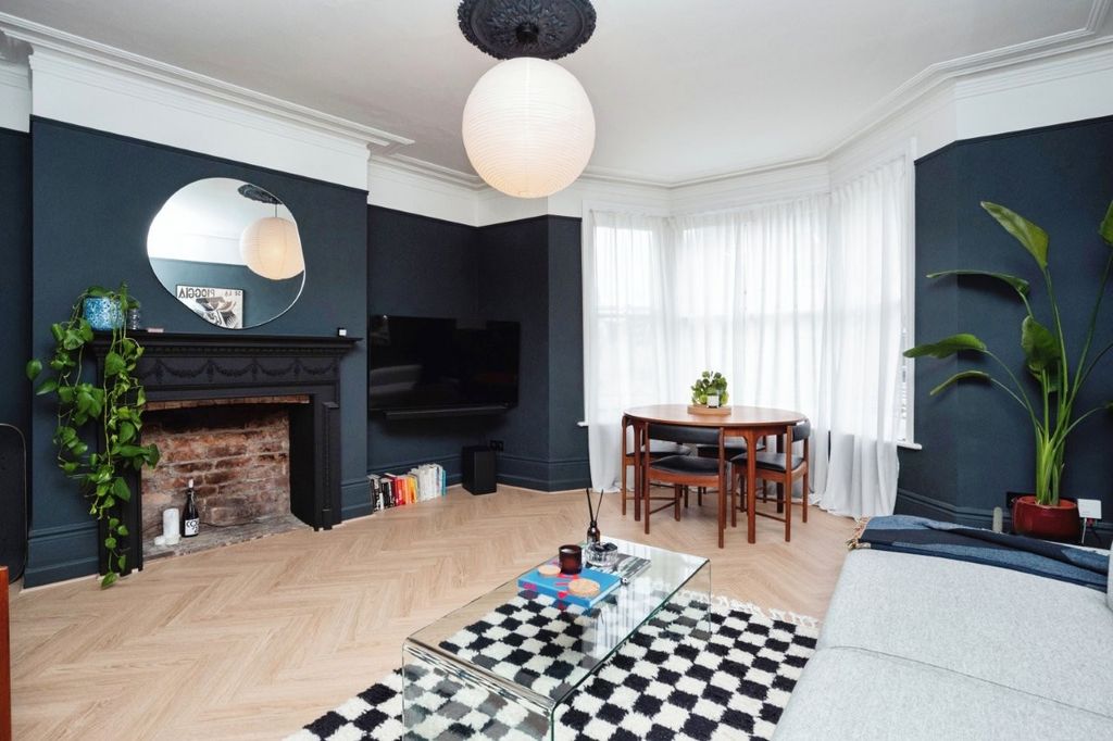 Property photo 2 of 16 Sitting Room