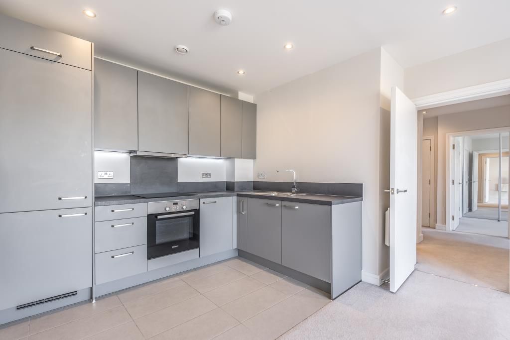 Property photo 3 of 10 Kitchen