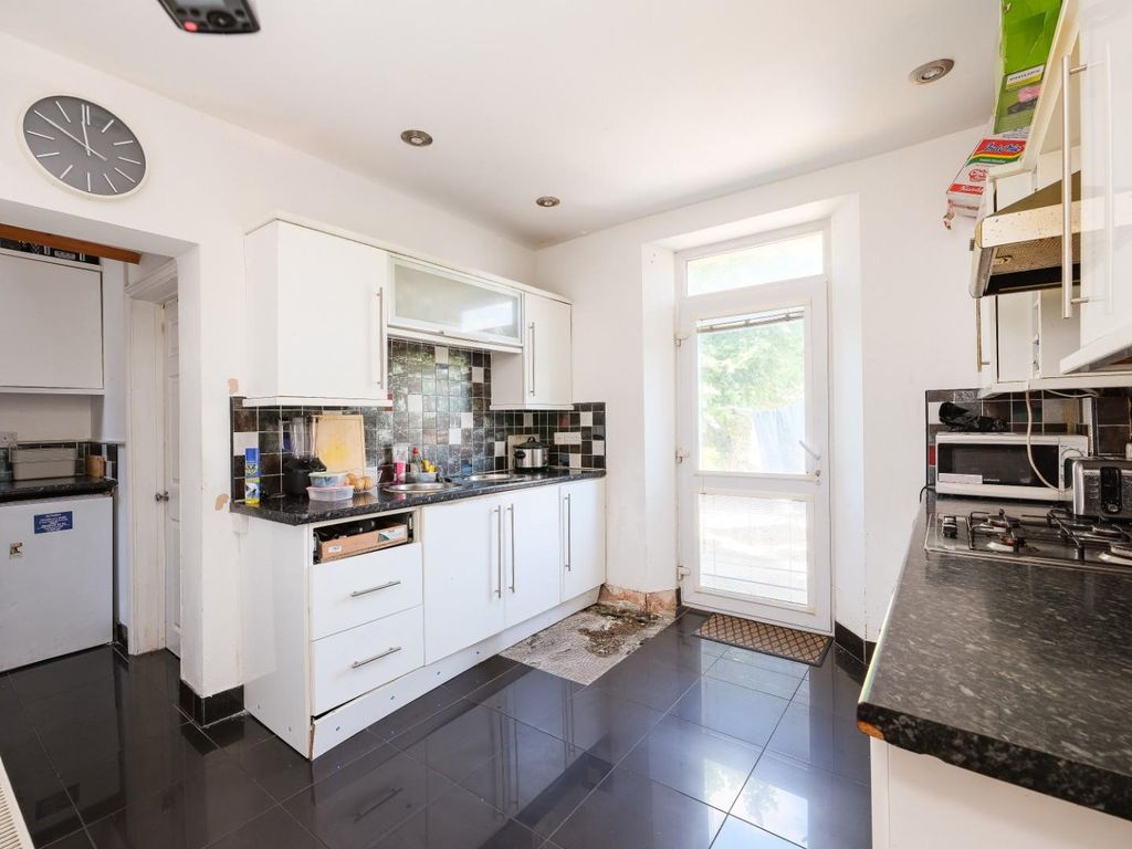 Property photo 3 of 23 Cnr59936.Jpg