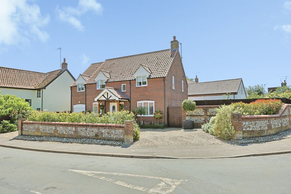 Property photo 1 of 34
