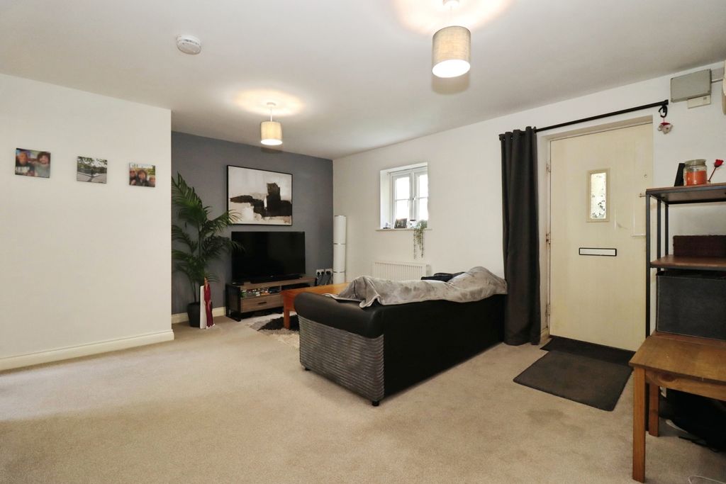Property photo 3 of 16 Pbox-Img.Jpg