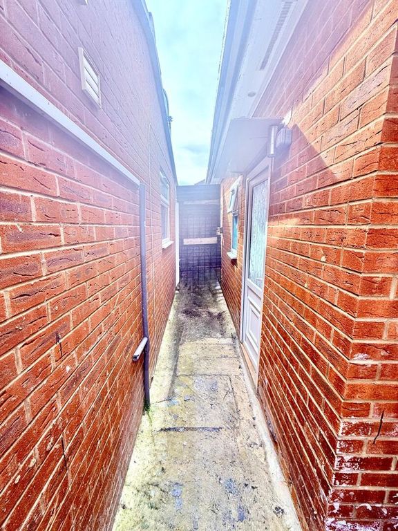 Property photo 3 of 8 Exterior