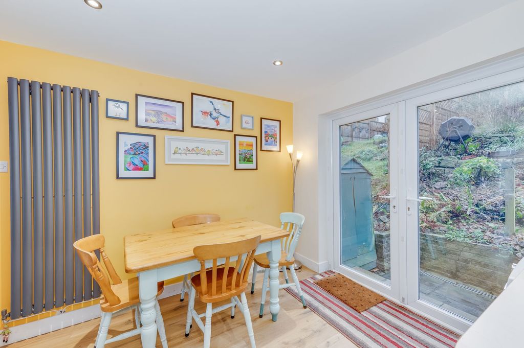 Property photo 3 of 25