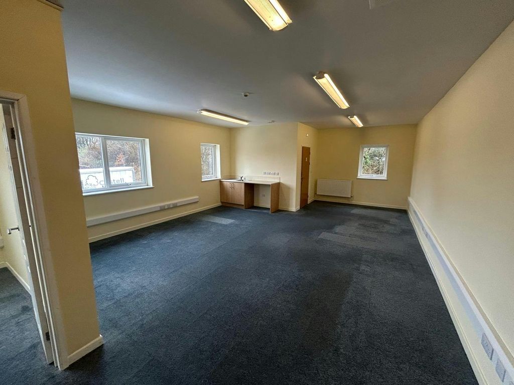 Property photo 2 of 6 Ba758021-2423-4415-Bfbf-54ce1Fd38F3F.Jpg