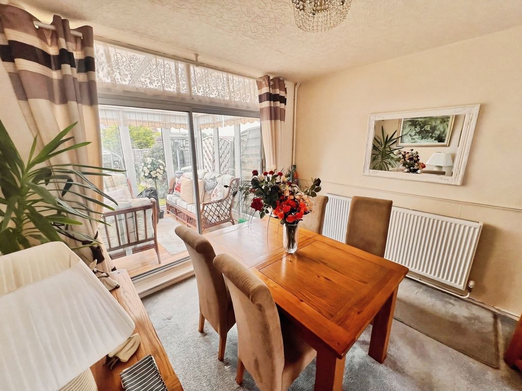 Property photo 3 of 15 Dining Room