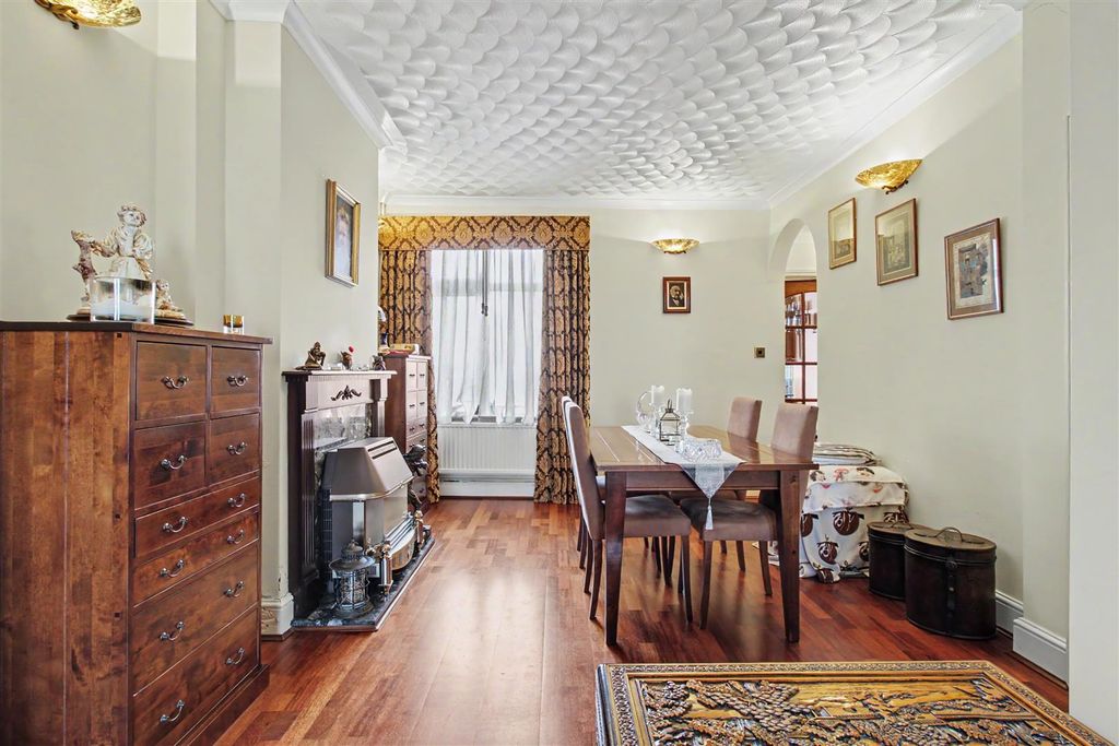 Property photo 3 of 26 Dining Room