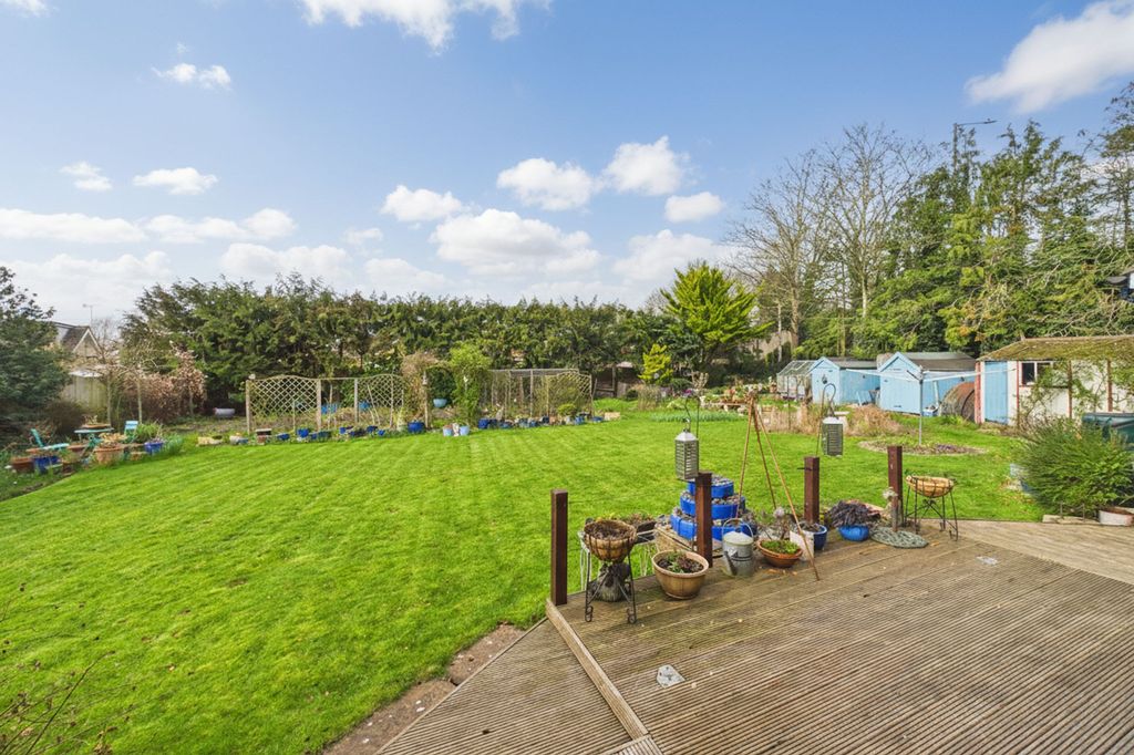 Property photo 2 of 25