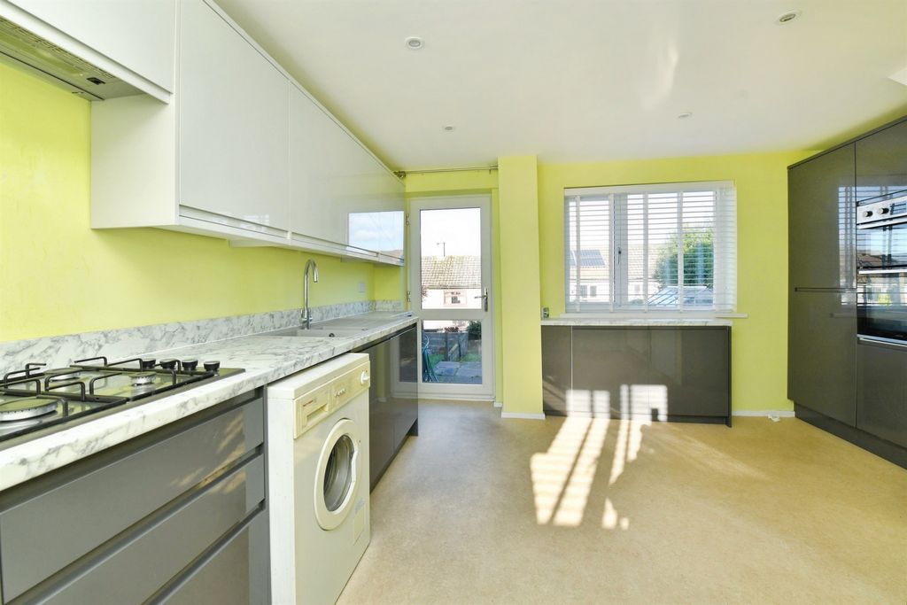 Property photo 3 of 18