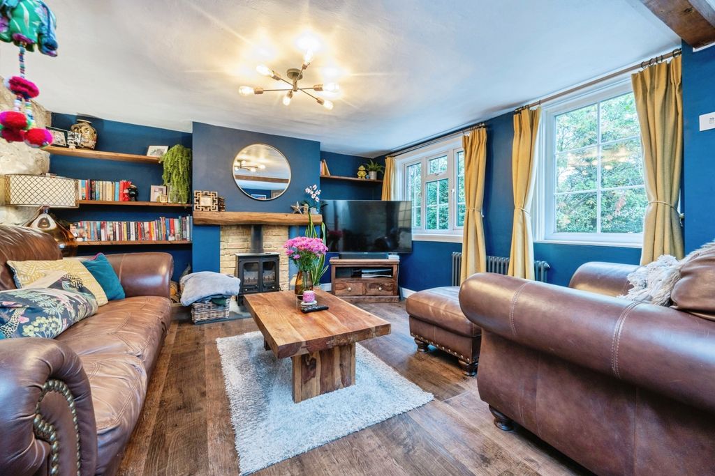 Property photo 2 of 17 Photo