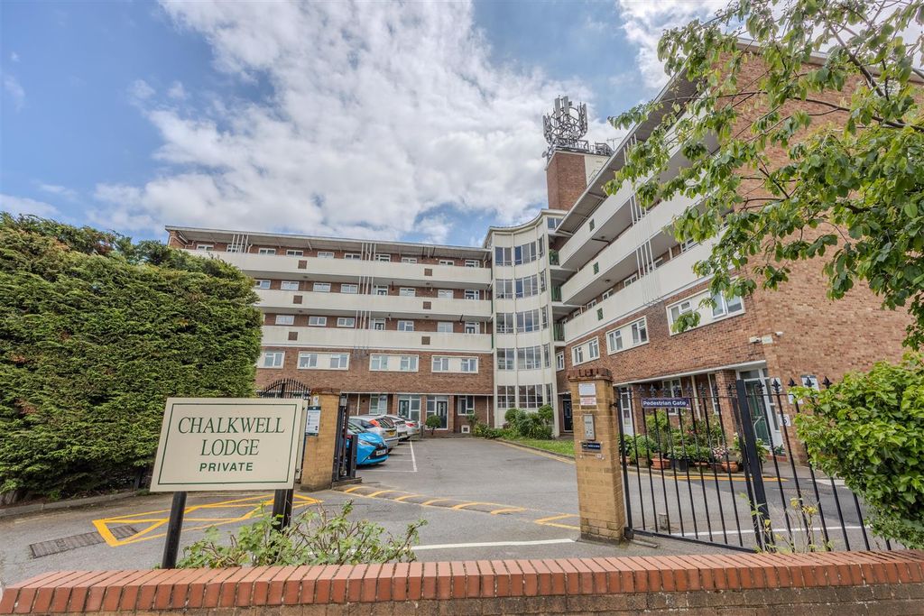 Property photo 1 of 15 Front Of Building