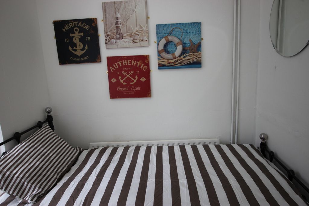 Property photo 2 of 7 Room