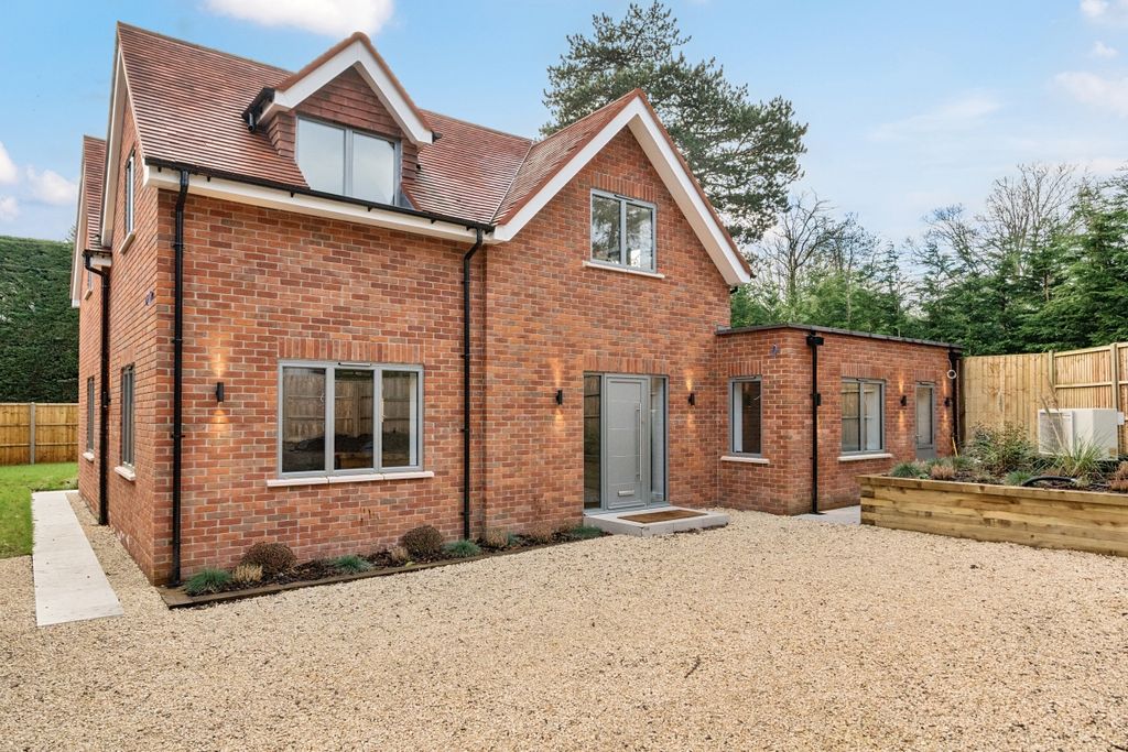 Property photo 1 of 18 1233650 (1)