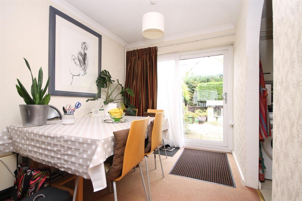 Property photo 3 of 11 .Diningroom.Jpg