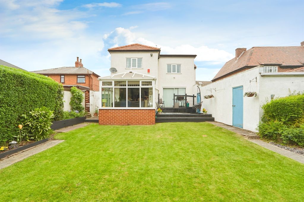 Property photo 2 of 19