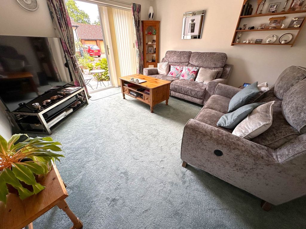 Property photo 2 of 12