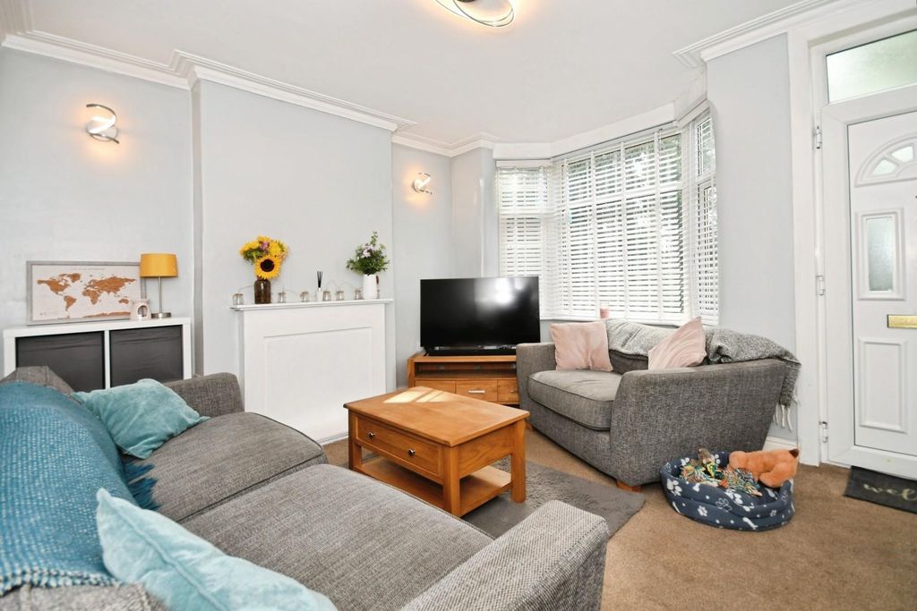 Property photo 1 of 16 Lounge 02.Jpg
