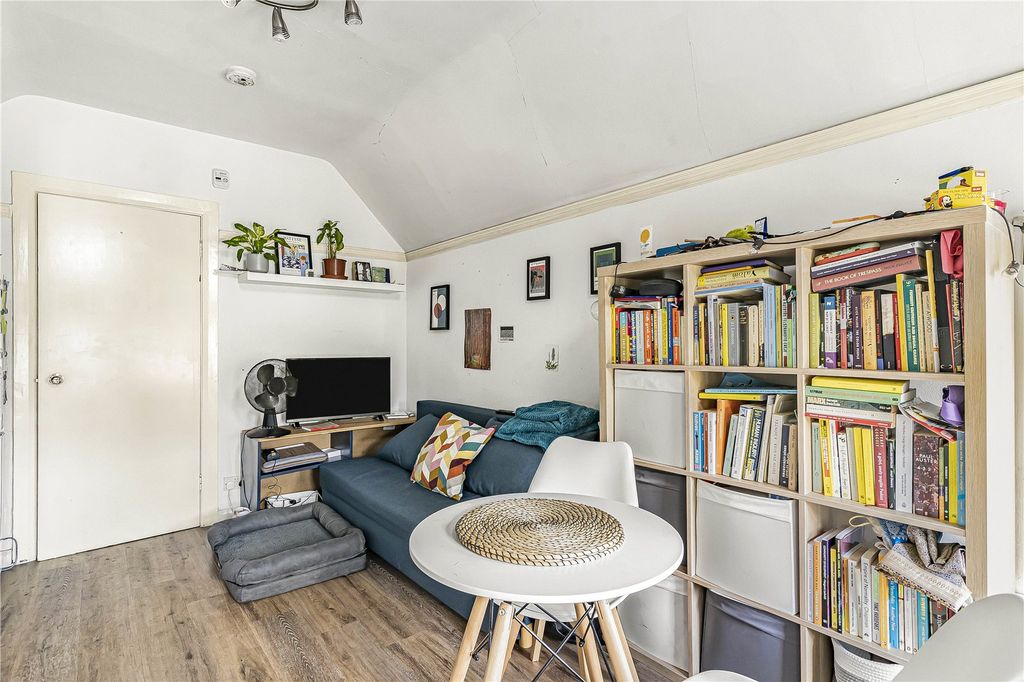 Property photo 3 of 16 Kitchen/Living Room