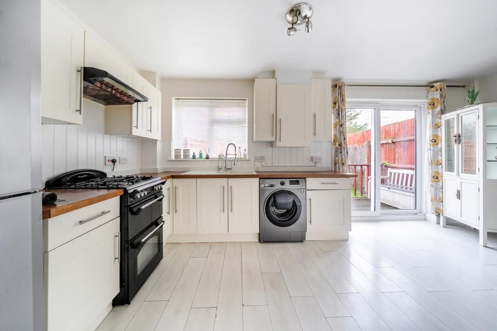 Property photo 3 of 9 Kitchen/Dining Room