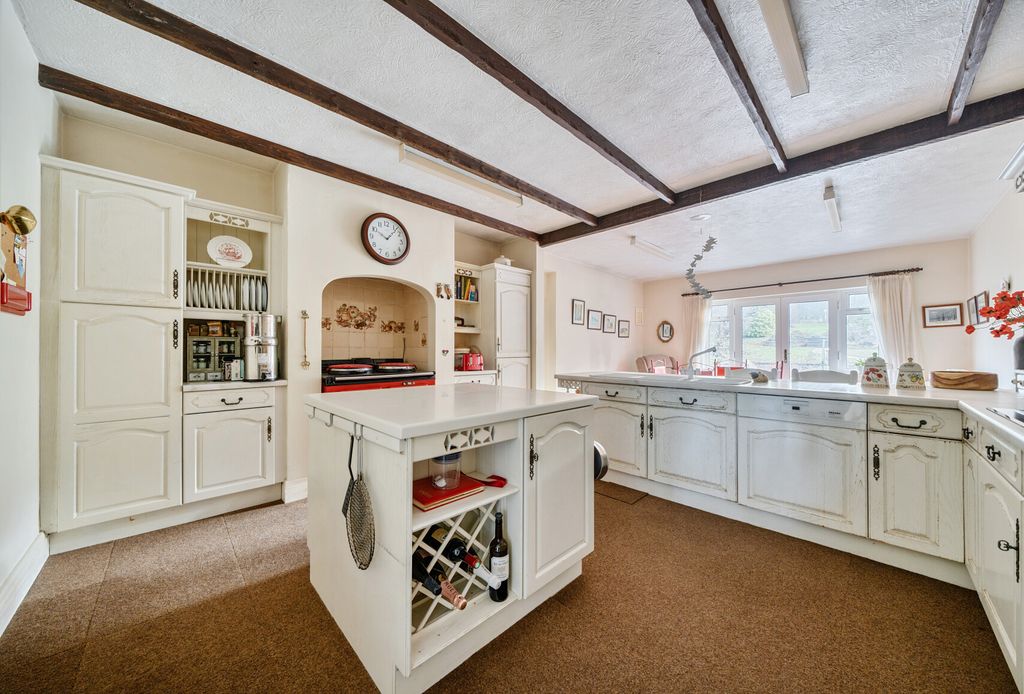 Property photo 2 of 27 1395751-17-695E39...