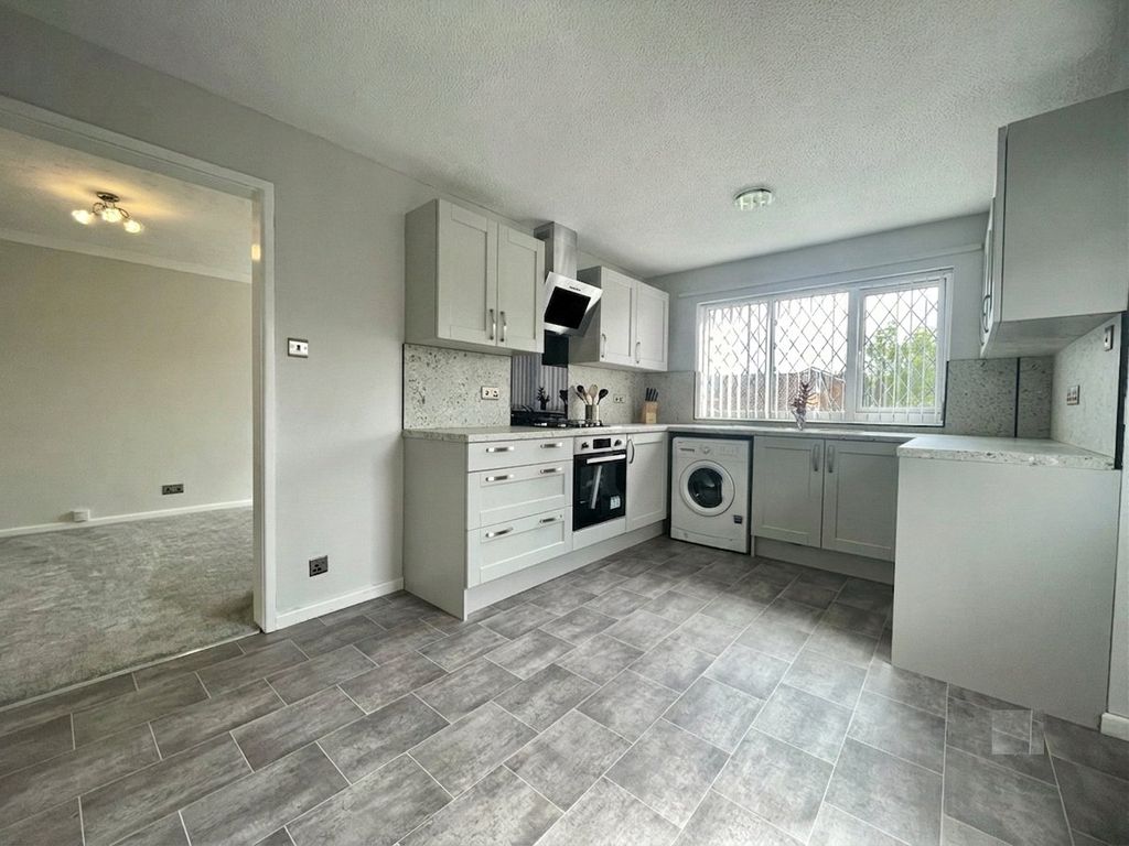 Property photo 2 of 16 Picture No. 27