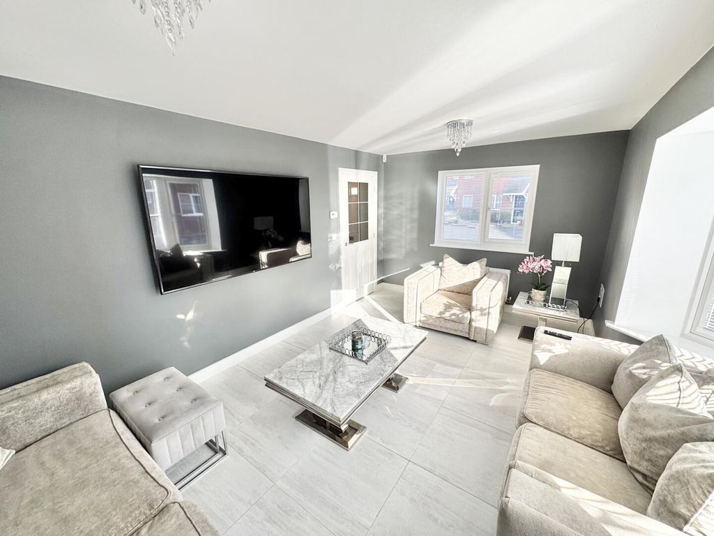 Property photo 2 of 16 Living Room