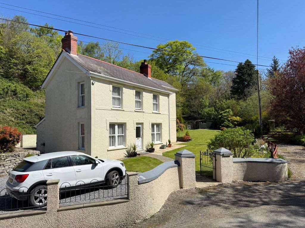 Property photo 2 of 40