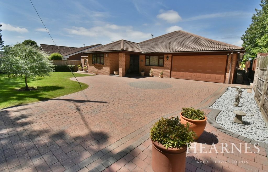 Property photo 1 of 33