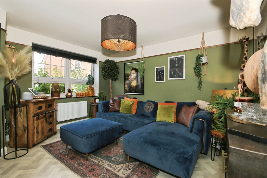 Property photo 3 of 19