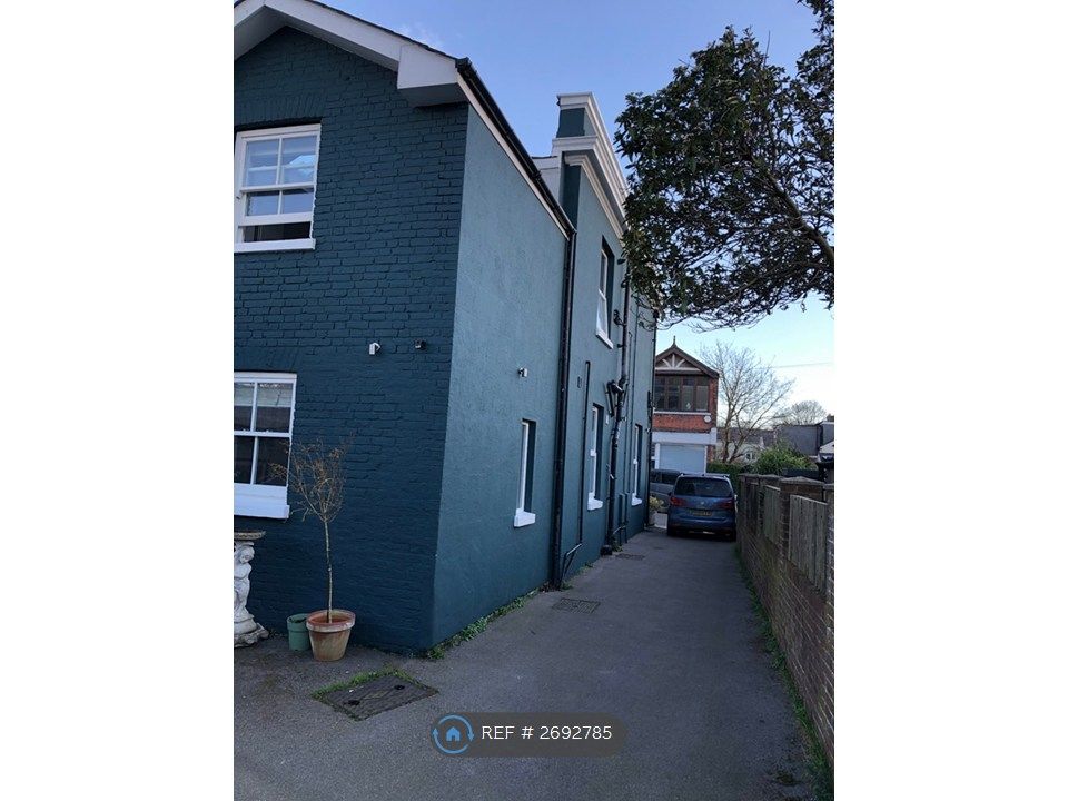 Property photo 2 of 18 Side Entrance, 16 John Street