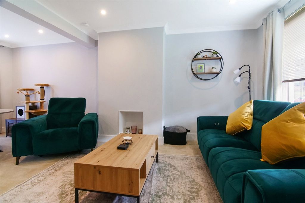 Property photo 3 of 21 Picture No. 32