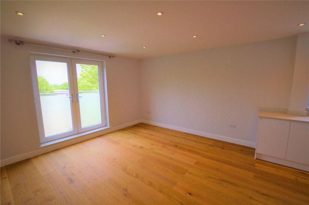 Property photo 3 of 10 Picture No. 04